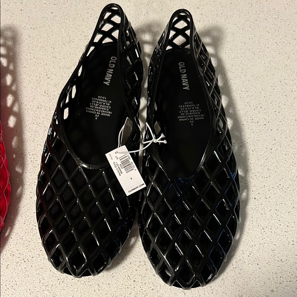 Old Navy Black Quilted Flats